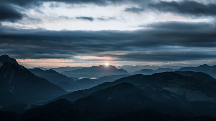 Fototapeta na wymiar Alpen Sonnenaufgang