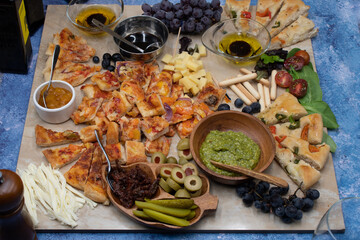 Pizza snack board, vgetarian