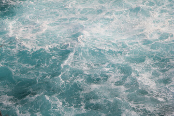 파도, 푸른 물거품