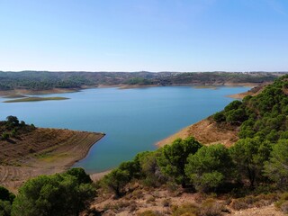 Lac de retenu du barrage de l'Odeleite région de l'Algarve Portugal