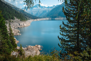 Obraz na płótnie Canvas fantastic view on val di fumo and daone lake