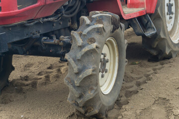 農業用トラクタータイヤの溝