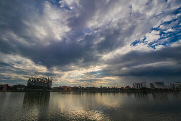 Obraz premium sunset over the river