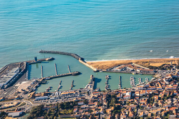 Fototapeta premium view of the harbour of the city of island