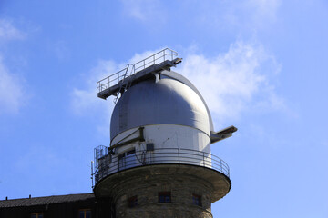 observatoire dans les Alpes Suisse