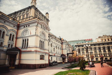 Fototapeta premium Beautiful building of the National Opera of Ukraine in the city centre Kiev 