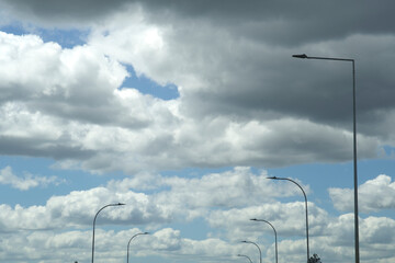 Obraz premium Clouds and lighting birds