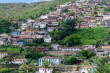 Fototapeta na wymiar Ouro Preto, Brésil, ville et favelas