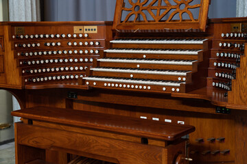 Pipe Organ Keyboards in the Church