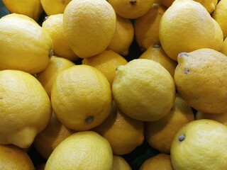 lemons in a market