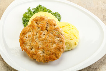 Chicken cutlet with mashed potato
