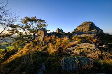 Sonnenuntergang am Pferdskopf im Herbst, Biosphärenreservat Rhön, Hessen, Deutschland.