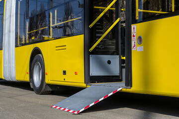 Exit from the bus with a ramp