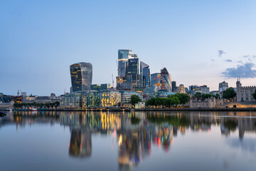 Plakat London financial district known as the Bank at dawn. England