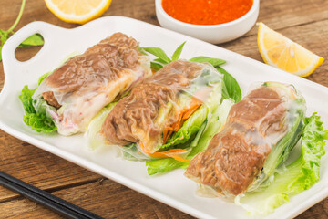 Vietnamese Food：Vietnamese beef spring rolls