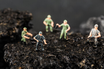 Obraz premium Toy Figurine simulated coal mining