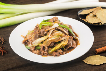 Sauteed Sliced Lamb with Scallion