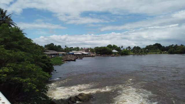 Port de p&ecirc;che &agrave; Kribi au Cameroun