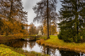 Cloudy autumn weather in Alexandrovsky Park