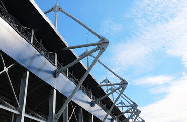 Steel structure long span with hinges and fixed connection joint.