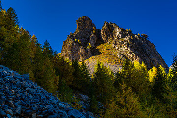 Escursionismo autunnale ai piedi di Rocca la Meja (Provincia di Cuneo - Valle Maira)