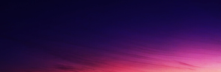 Fototapeta premium Bright Vibrant Purple Colors Real Romantic Sunset Sky