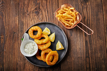 Oven baked or deep-fried breaded calamari rings served with lime wedges, sweet chilli sauce and mayonnaise