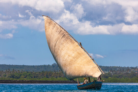 Fisherman on Faluka sailing out on the Indian Ocean