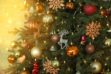 Obraz na płótnie Canvas christmas decoration on the tree, christmas decoration on the christmas tree