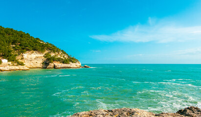 Bari, Italien, und seine wunderschöne Küste im Herbst