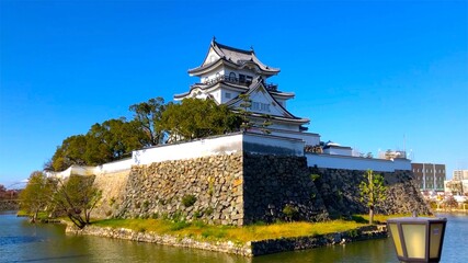秋の南大阪「岸和田城」の天守閣