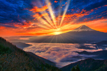 新道峠より雲海の富士山