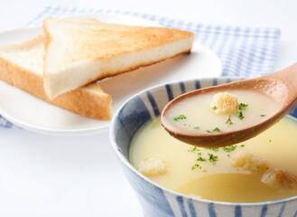 コーンスープ　　クルトン　　朝食　スタジオ撮影