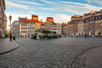 Fototapeta na wymiar Warsaw Old Town square in the early morning.