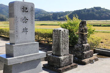 田の神像