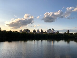 Fototapeta na wymiar view of Izmailovsky Kremlin, summer, lake
