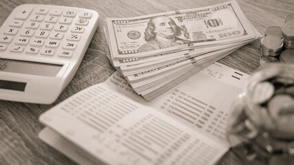 Obraz premium Close up of money stack coins and Dollar banknotes Saving money financial banking concept