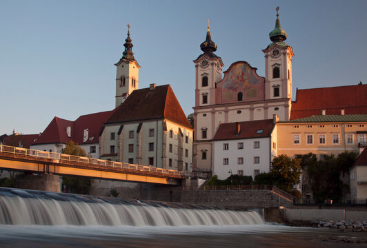 die historische Stadt Steyr in Ober&ouml;sterreich - die M&uuml;ndung der Steyr in die Enns 