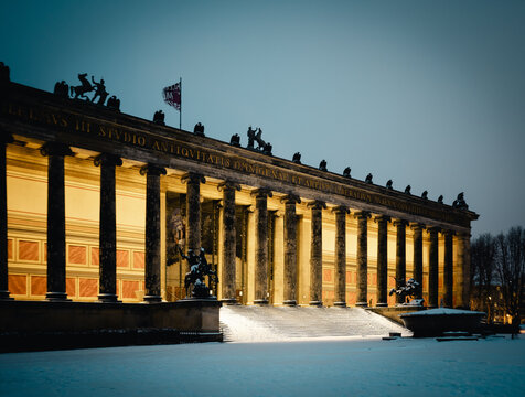 Neue Nationalgalerie Berlin Winter 