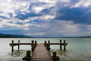 Steg am Pf&auml;ffikersee im Z&uuml;rcher Oberland, Schweiz