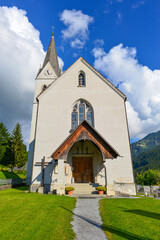 Fototapeta na wymiar Expositurkirche Innerlaterns im Laternsertal in der Gemeinde Laterns/Vorarlberg 