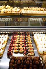 Vassoi di dolci freschi