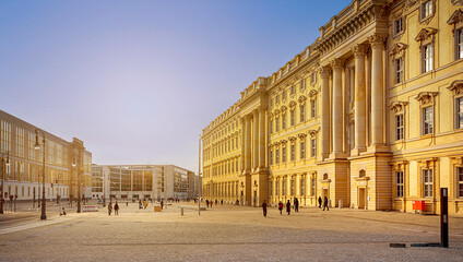 Fototapeta na wymiar Fassade des Ostflügel vom neuen Stadtschloss