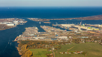 Luftbild vom Hafen Rostock Warnemünde	