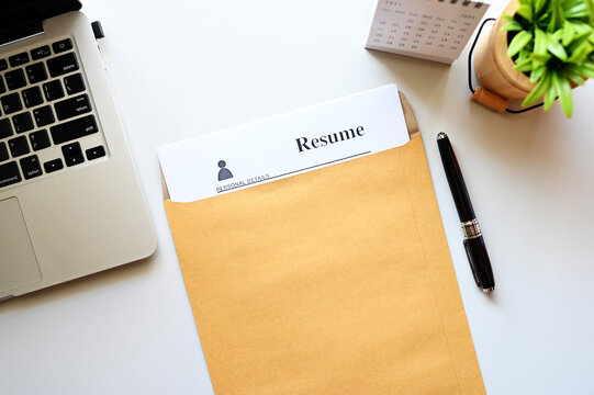 resume on table Office Business