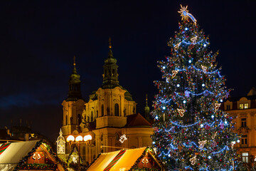 Fototapeta premium Christmas tree on Old Town Square in Prague, Czech Republic