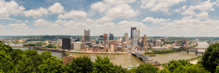 Fototapeta na wymiar Panorama of Pittsburgh PA cityscape with river