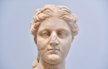 Fototapeta na wymiar Ancient Roman Statue 