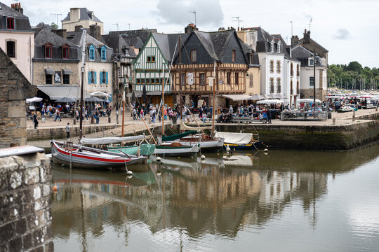Auray