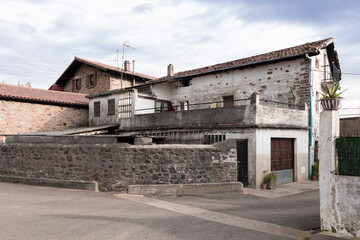 Fototapeta na wymiar old house in northern Spain